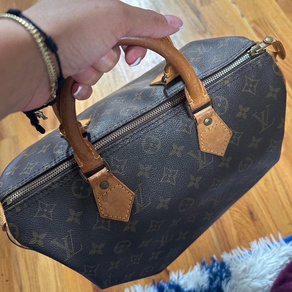 AUTHENTIC VINTAGE LOUIS VUITTON MONOGRAM SPEEDY 30